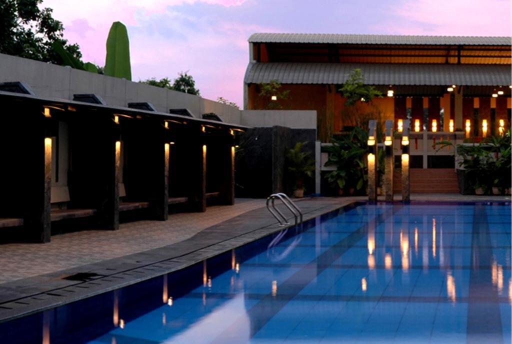 Hotel Asia Surakarta  Exterior photo